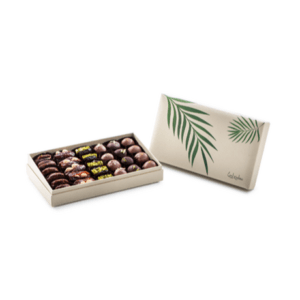 Emarati Dates in Palm Leaves Box